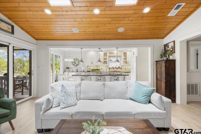 532 E Hideaway Lane, Hideaway, TX 75771