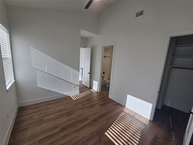 2139 Mail Avenue 101, Dallas, TX 75235