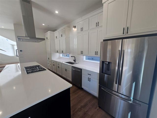 2139 Mail Avenue 101, Dallas, TX 75235