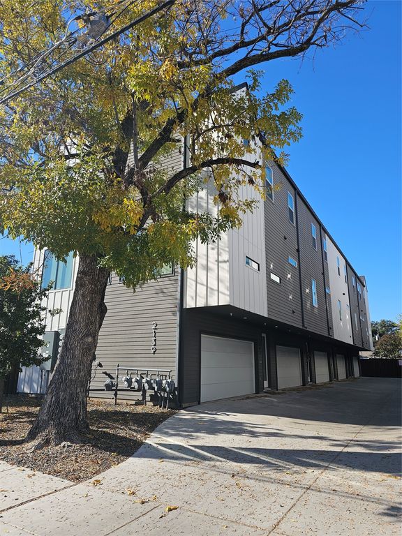 2139 Mail Avenue 101, Dallas, TX 75235