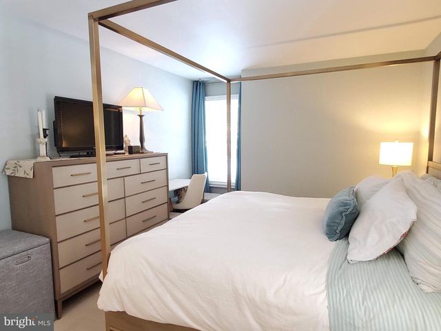 162 TAVISTOCK, Cherry Hill, NJ 08034