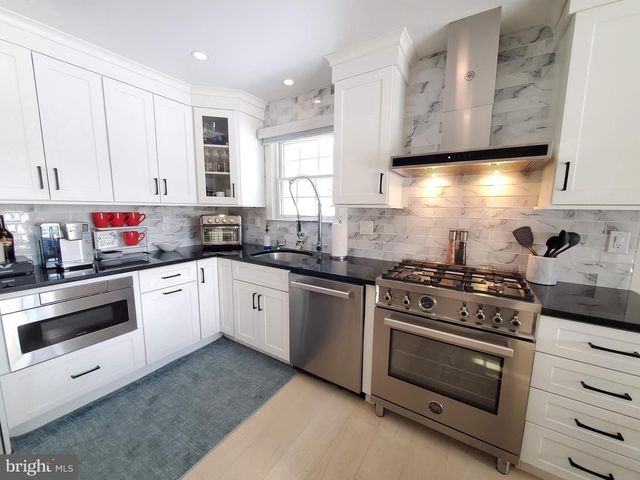 162 TAVISTOCK, Cherry Hill, NJ 08034