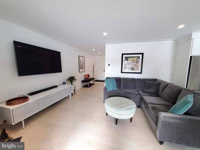 162 TAVISTOCK, Cherry Hill, NJ 08034