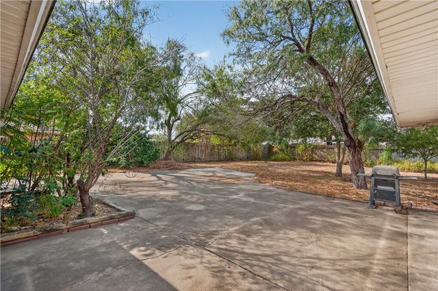 10729 Dogwood St, Corpus Christi, TX 78410