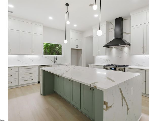 807 Garlington Avenue, Greenville, SC 29615