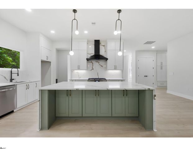 807 Garlington Avenue, Greenville, SC 29615