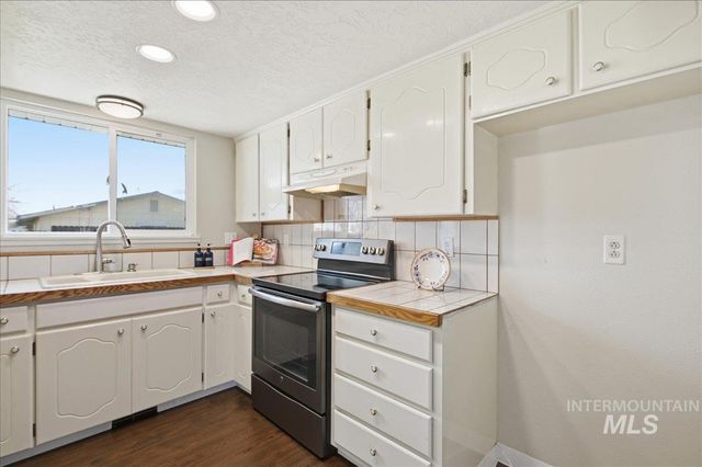 1204 Teton Ave, Caldwell, ID 83605