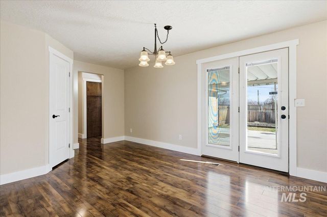 1204 Teton Ave, Caldwell, ID 83605