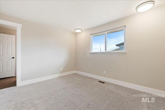 1204 Teton Ave, Caldwell, ID 83605