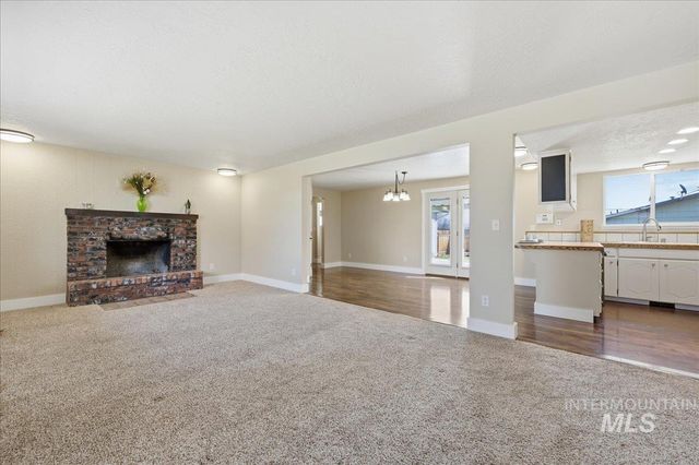 1204 Teton Ave, Caldwell, ID 83605