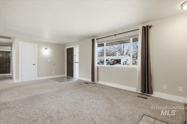 1204 Teton Ave, Caldwell, ID 83605