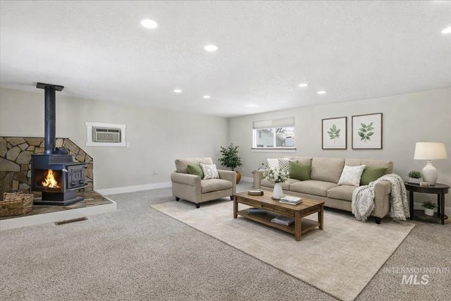 1204 Teton Ave, Caldwell, ID 83605