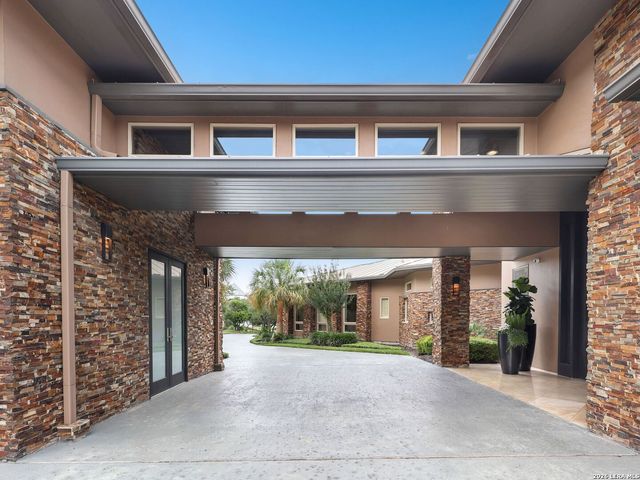 11 Davenport Ln, San Antonio, TX 78257