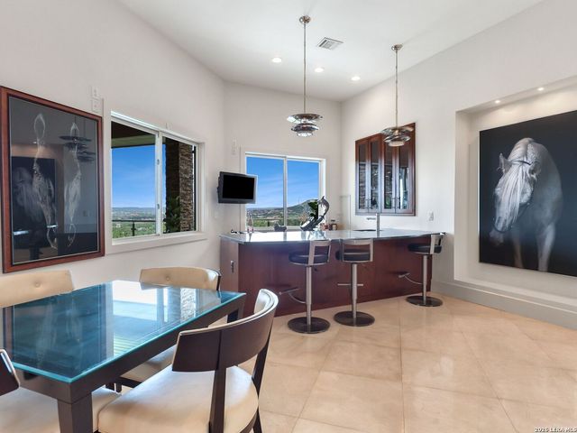 11 Davenport Ln, San Antonio, TX 78257
