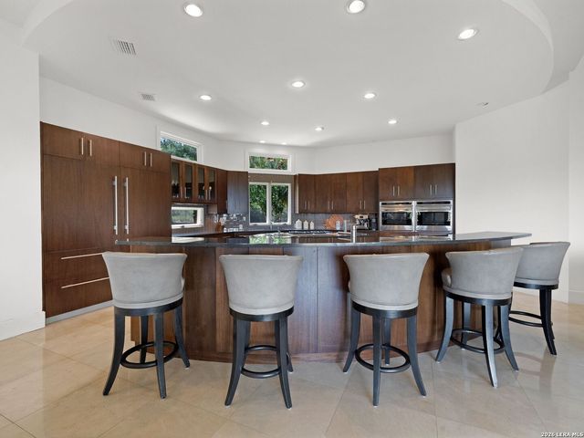 11 Davenport Ln, San Antonio, TX 78257