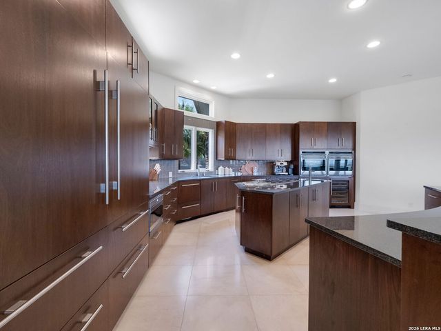 11 Davenport Ln, San Antonio, TX 78257