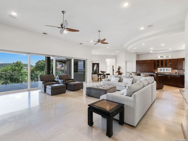 11 Davenport Ln, San Antonio, TX 78257
