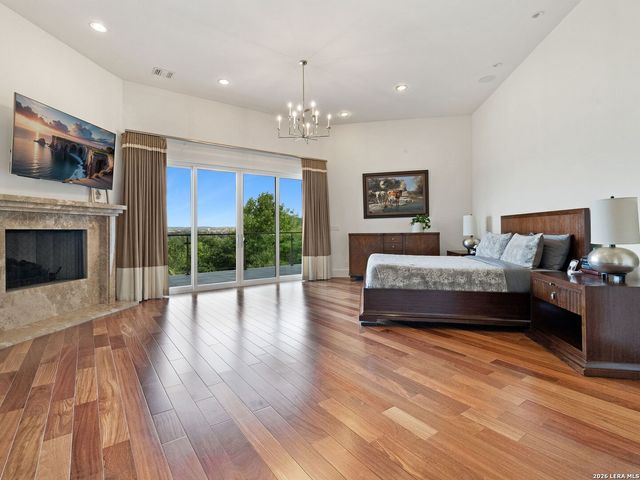 11 Davenport Ln, San Antonio, TX 78257