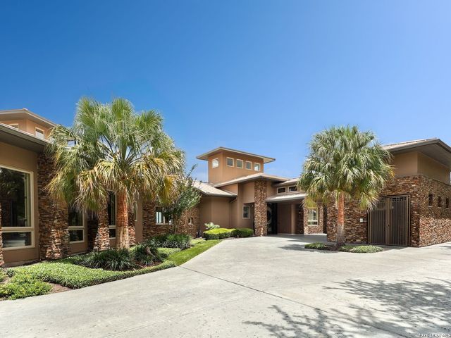 11 Davenport Ln, San Antonio, TX 78257