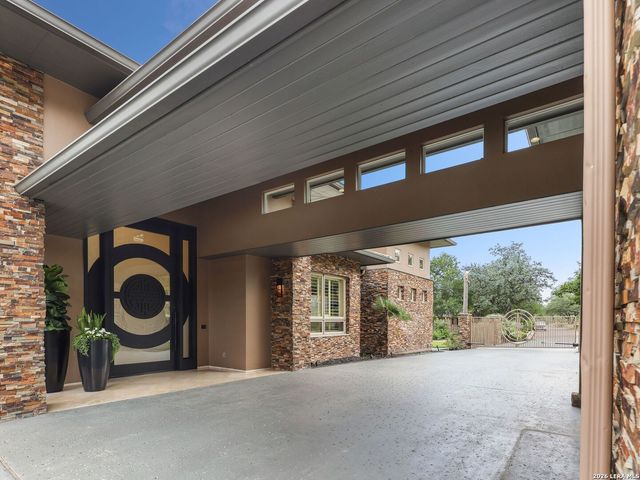 11 Davenport Ln, San Antonio, TX 78257