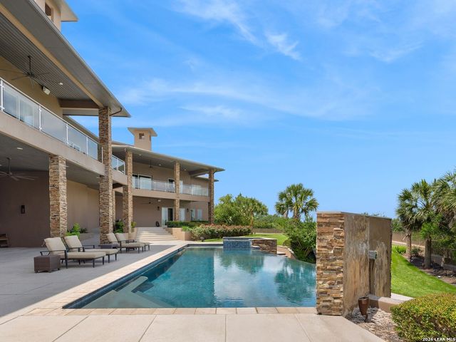 11 Davenport Ln, San Antonio, TX 78257