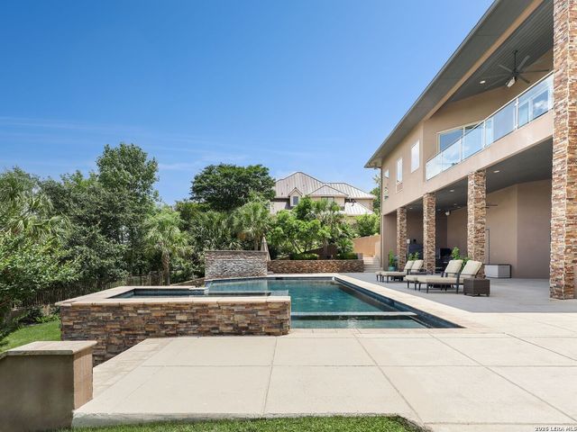 11 Davenport Ln, San Antonio, TX 78257