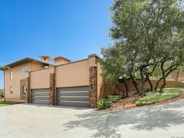 11 Davenport Ln, San Antonio, TX 78257