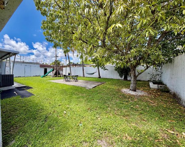 114 SW 57th Court, Miami, FL 33144