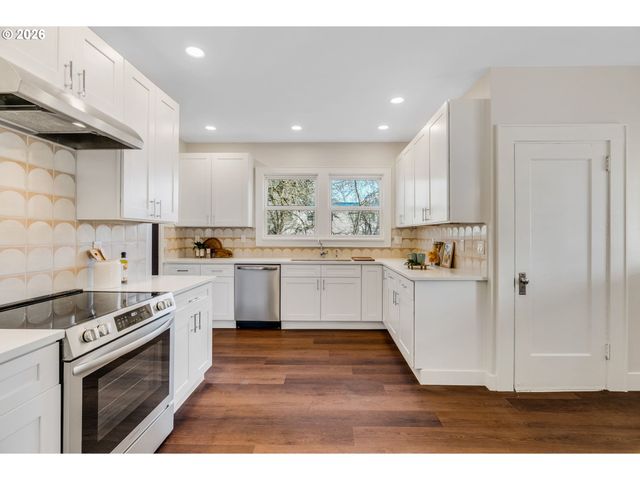2534 Se 18TH Ave, Portland, OR 97202