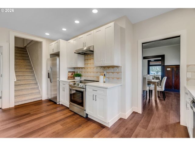 2534 Se 18TH Ave, Portland, OR 97202