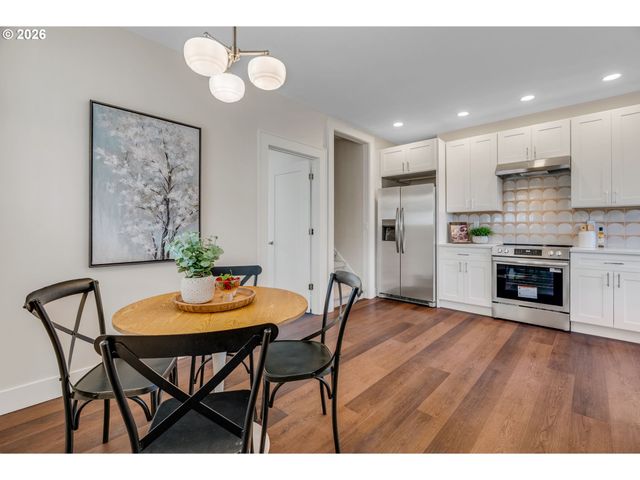 2534 Se 18TH Ave, Portland, OR 97202