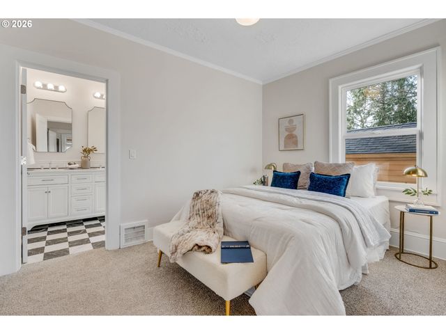 2534 Se 18TH Ave, Portland, OR 97202