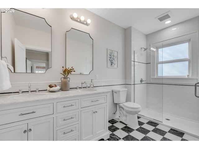 2534 Se 18TH Ave, Portland, OR 97202