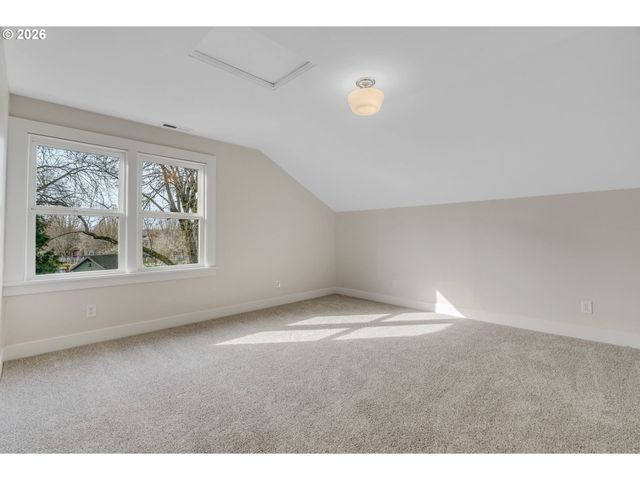 2534 Se 18TH Ave, Portland, OR 97202