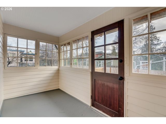 2534 Se 18TH Ave, Portland, OR 97202