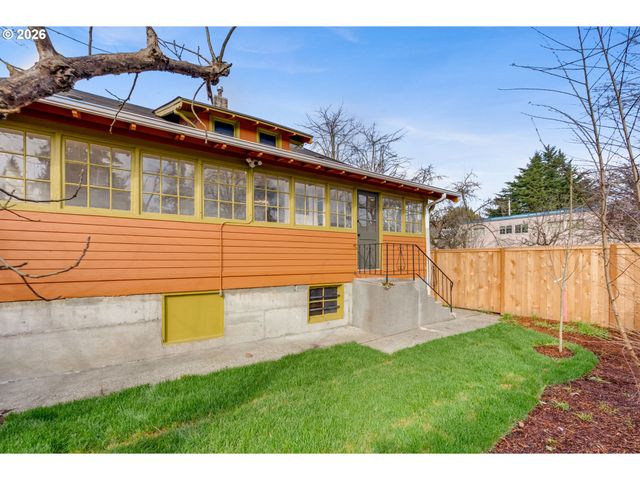 2534 Se 18TH Ave, Portland, OR 97202