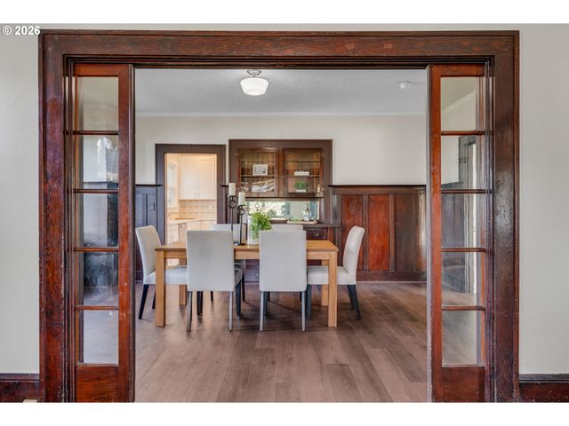 2534 Se 18TH Ave, Portland, OR 97202