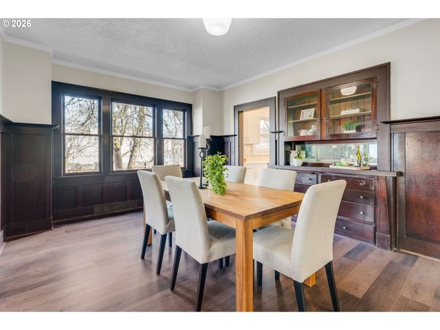 2534 Se 18TH Ave, Portland, OR 97202