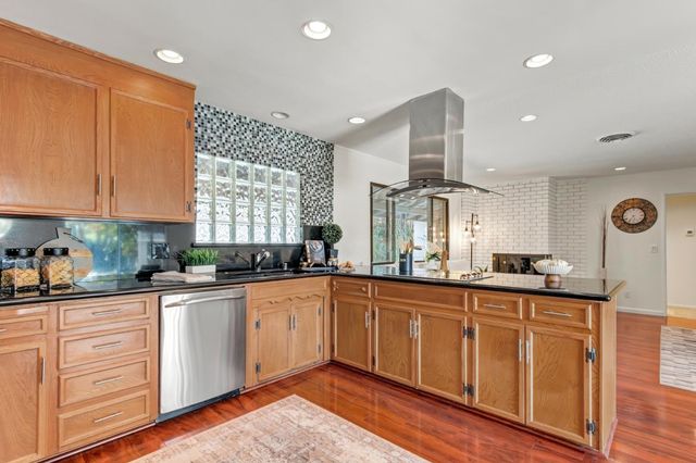 1354 Gary Way, Carmichael, CA 95608