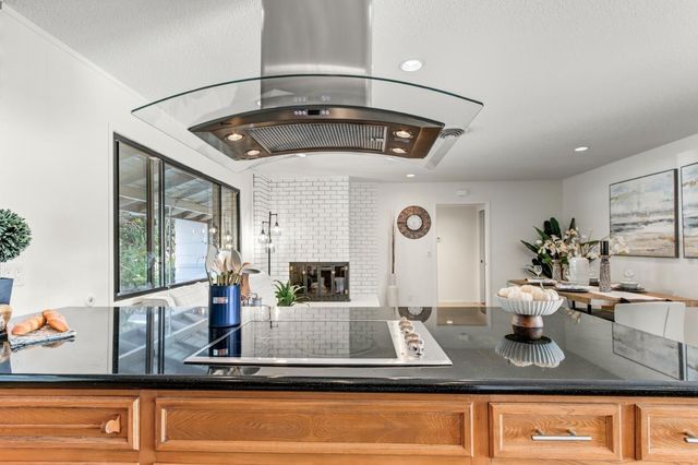 1354 Gary Way, Carmichael, CA 95608