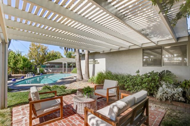 1354 Gary Way, Carmichael, CA 95608