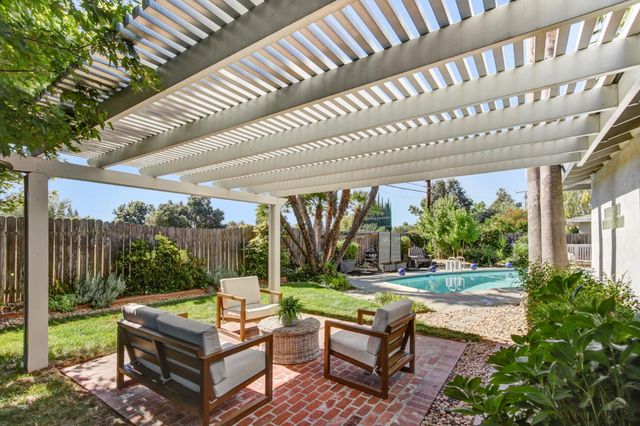 1354 Gary Way, Carmichael, CA 95608