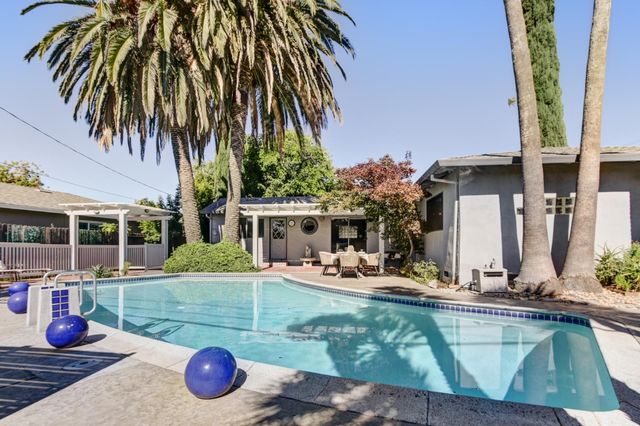 1354 Gary Way, Carmichael, CA 95608