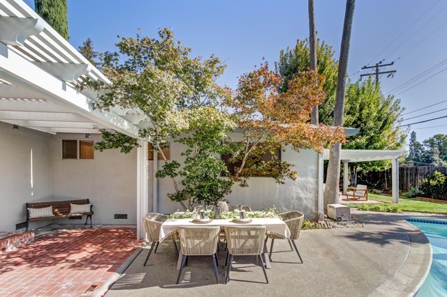 1354 Gary Way, Carmichael, CA 95608