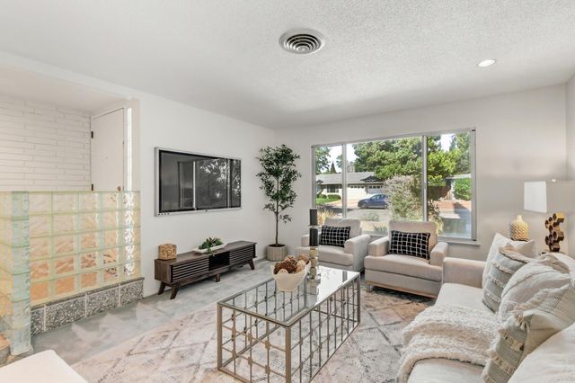 1354 Gary Way, Carmichael, CA 95608