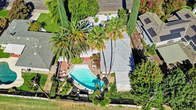 1354 Gary Way, Carmichael, CA 95608