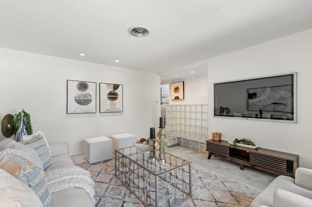 1354 Gary Way, Carmichael, CA 95608