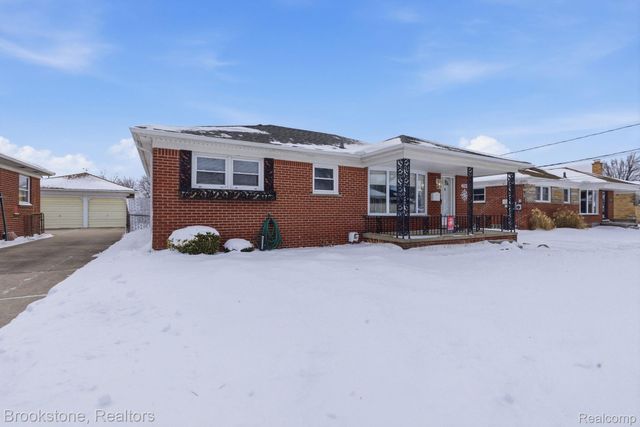 22564 Shorewood Drive, St. Clair Shores, MI 48081