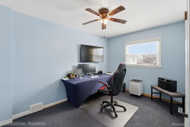 22564 Shorewood Drive, St. Clair Shores, MI 48081