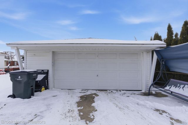 22564 Shorewood Drive, St. Clair Shores, MI 48081